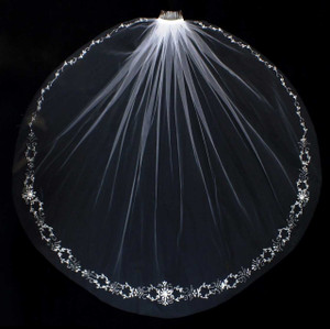 Pearl and Rhinestone Beaded Design Fingertip Wedding Veil Pearl and Rhinestone Beaded Design Fingertip Wedding Veil