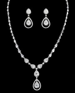 Stunning Teardrop CZ Crystal Bridal Necklace and Earring Jewelry Set Stunning Teardrop CZ Crystal Bridal Necklace and Earring Jewelry Set