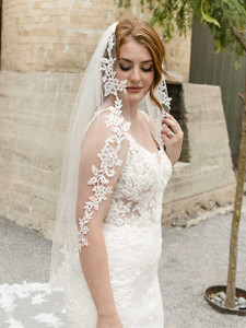 Ivory Lace Applique Fingertip Wedding Veil Envogue V2398SF