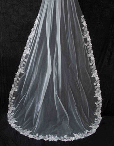 https://cdn11.bigcommerce.com/s-zb3qt33o/images/stencil/300x300/products/19440/58122/Glitter-Tulle-Royal-Cathedral-Wedding-Veil-with-Lace-Edge_53252__00372.1688585228.jpg?c=2
