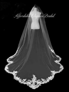 En Vogue Royal Cathedral Bridal Veil V2390RC - Leaf lace edging and  scattered leaf lace appliques - 132L