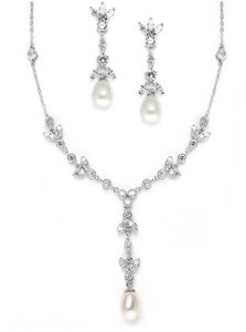 Freshwater Pearl and CZ Bridal Jewelry Set in Silver Freshwater Pearl and CZ Bridal Jewelry Set in Silver