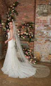 En Vogue Bridal Royal Cathedral Bridal Veil Style V2391RC-English