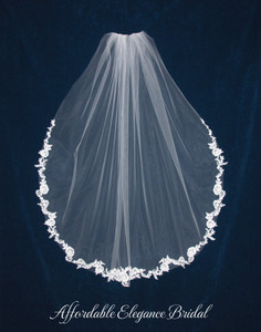Lace Edge Knee Length Wedding Veil in Ivory C575 Lace Edge Knee Length Wedding Veil in Ivory C575