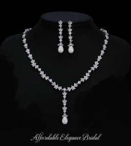 Elegant Pearl and CZ Platinum Plated Wedding Jewelry Set Elegant Pearl and CZ Platinum Plated Wedding Jewelry Set