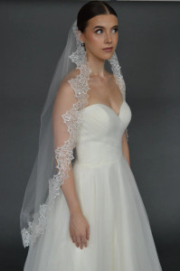 Knee Length Wedding Veil with Floral lace Ansonia V915 Knee Length Wedding Veil with Floral lace Ansonia V915