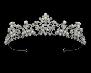 Pearl and Crystal Silver Plated Wedding Tiara hp7313 Pearl and Crystal Silver Plated Wedding Tiara hp7313