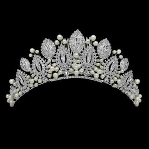 2" Tall Bridal Tiara Comb with Pearls and Rhinestones 2" Tall Bridal Tiara Comb with Pearls and Rhinestones