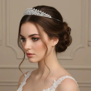 Crystal and Rhinestone Silver Plated Wedding Tiara hp1137