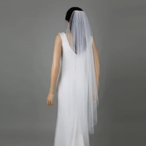 Soft Tulle Cut Edge Wedding Veil in Knee Length V6358
