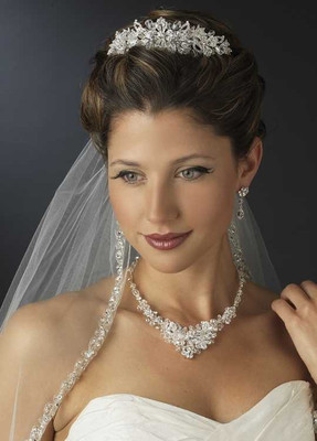 Exquisite Floral Crystal and Rhinestone Wedding Tiara Exquisite Floral Crystal and Rhinestone Wedding Tiara