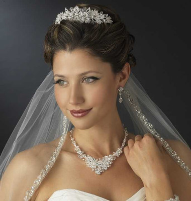Exquisite Floral Crystal and Rhinestone Wedding Tiara Exquisite Floral Crystal and Rhinestone Wedding Tiara