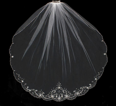 Elegant Beaded Scalloped Edge Fingertip Length Wedding Veil Elegant Beaded Scalloped Edge Fingertip Length Wedding Veil