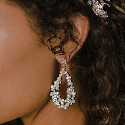 Pearl and Rhinestone Wedding Drop Earrings Envogue E2159 Pearl and Rhinestone Wedding Drop Earrings Envogue E2159
