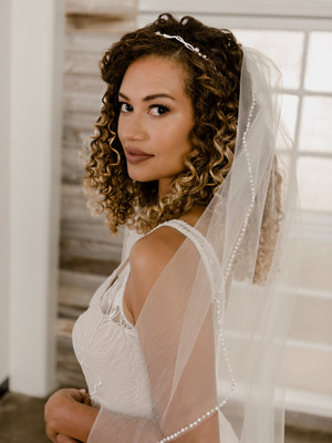 Beaded Pearl Fingertip Wedding Veil enVogue V2190SF