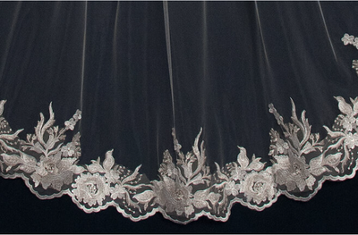 Romantic Floral Lace 60" Waltz Length Wedding Veil C564