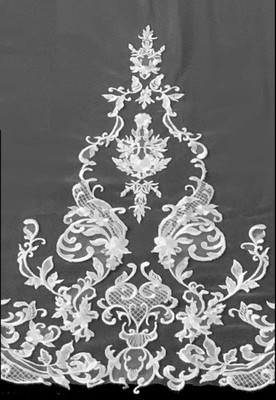 Scallop Royal Cathedral Wedding Veil with Scroll Lace Edge