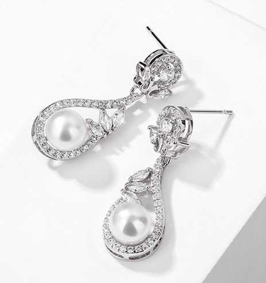Petite CZ and Pearl Drop Wedding Earrings me2515P Petite CZ and Pearl Drop Wedding Earrings me2515P