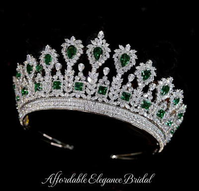 Stunning Emerald Green CZ Wedding and Quinceanera Tiara Crown Stunning Emerald Green CZ Wedding and Quinceanera Tiara Crown
