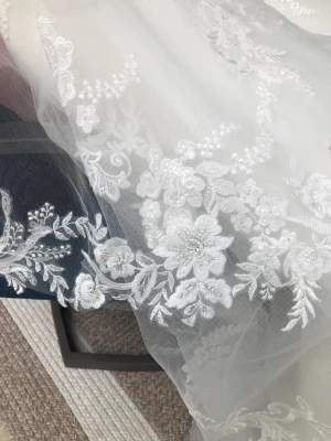 Fingertip Wedding Veil with Floral Beaded Lace V3251U