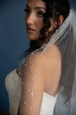 Fingertip Wedding Veil with Floral Swirl Beaded Edge Fingertip Wedding Veil with Floral Swirl Beaded Edge