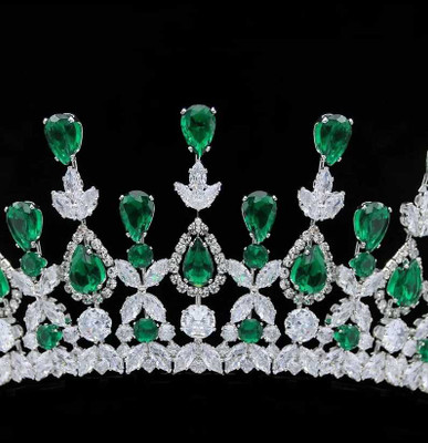 Fabulous Emerald Green CZ Wedding and Quinceanera Tiara Fabulous Emerald Green CZ Wedding and Quinceanera Tiara