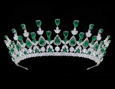 Fabulous Emerald Green CZ Wedding and Quinceanera Tiara Fabulous Emerald Green CZ Wedding and Quinceanera Tiara