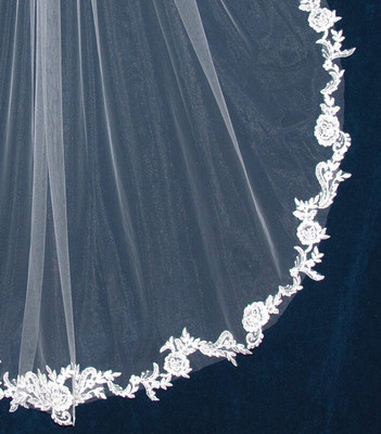 Lace Edge Knee Length Wedding Veil in Ivory C575 Lace Edge Knee Length Wedding Veil in Ivory C575