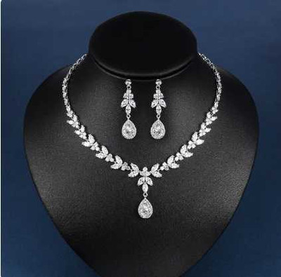Fabulous Silver Plated CZ Wedding and Formal Jewelry Set Fabulous Silver Plated CZ Wedding and Formal Jewelry Set