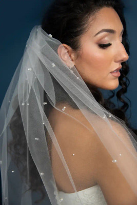 Pearl and Crystal Scatter Fingertip Wedding Veil Ansonia V852 Pearl and Crystal Scatter Fingertip Wedding Veil Ansonia V852
