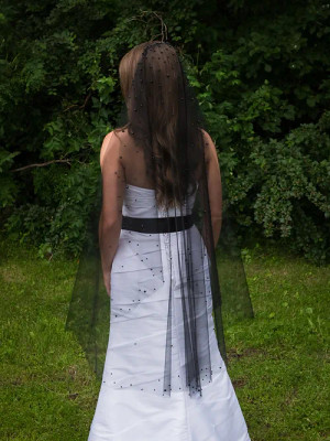 Pearl Scattered Angel Cut Knee Length Wedding Veil CF291