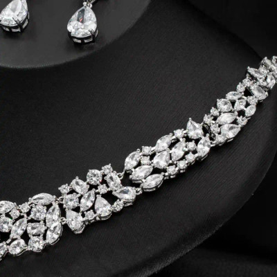 Fabulous CZ Silver Plated Wedding and Formal Jewelry Set Fabulous CZ Silver Plated Wedding and Formal Jewelry Set