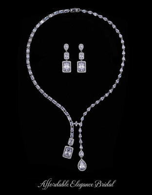 Glamorous 3A CZ Silver Plated Wedding and Formal Jewelry Set Glamorous 3A CZ Silver Plated Wedding and Formal Jewelry Set