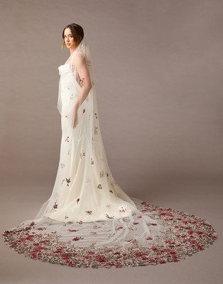 Multi Colored Lace Royal Cathedral Wedding Veil Envogue V2576RC Multi Colored Lace Royal Cathedral Wedding Veil Envogue V2576RC