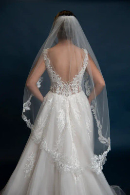 Beaded Lace Knee Length Wedding Veil Ansonia 850 Beaded Lace Knee Length Wedding Veil Ansonia 850