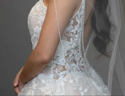 Fingertip or Cathedral Wedding Veil with Rhinestone Trim Fingertip or Cathedral Wedding Veil with Rhinestone Trim