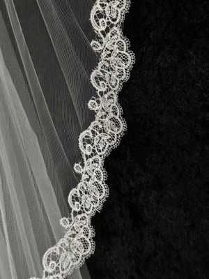 Unique Pleated Knee Length Wedding Veil with Lace CF921 Unique Pleated Knee Length Wedding Veil with Lace CF921