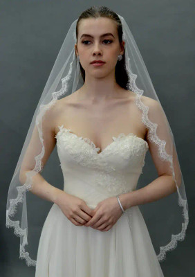 Romantic Wedding Veil with Chantilly Lace Edge E1481S Romantic Wedding Veil with Chantilly Lace Edge E1481S