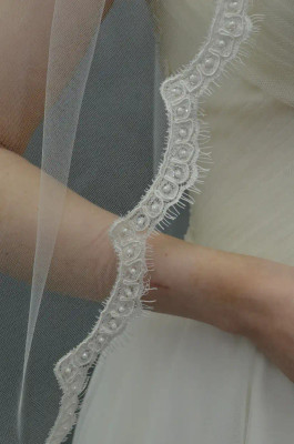 Romantic Wedding Veil with Beaded Chantilly Lace Edge E1480 Romantic Wedding Veil with Beaded Chantilly Lace Edge E1480