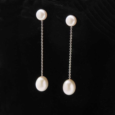 Freshwater Pearl Bridal Earrings on Delicate Silver Chain Freshwater Pearl Bridal Earrings on Delicate Silver Chain