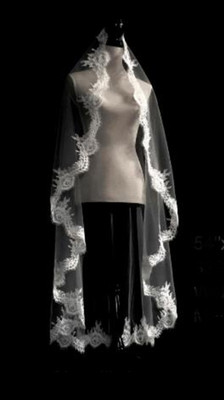 Waltz Mantilla Wedding Veil with Chantilly Lace