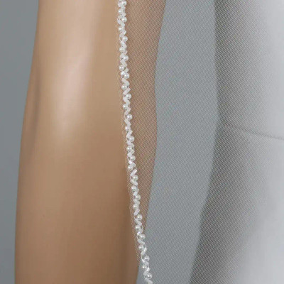 Frosted Bugle Bead and Pearl Beaded Fingertip Wedding Veil Frosted Bugle Bead and Pearl Beaded Fingertip Wedding Veil