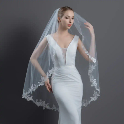 Knee Length Wedding Veil with Floral Lace V6305