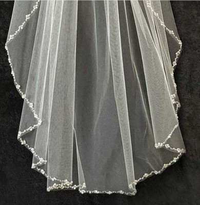 Pearl and Crystal Cluster Beaded Knee Length Wedding Veil C623