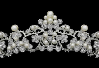 Pearl and Crystal Wedding Tiara with Jewelry Set Pearl and Crystal Wedding Tiara with Jewelry Set
