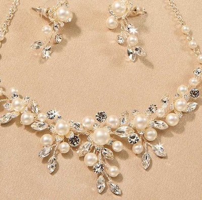 Pearl and Rhinestone Bridal Jewelry Set Envogue NL2565