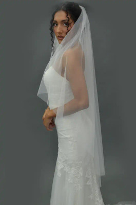 Cascade Cut Semi-Waltz Wedding Veil with Cut Edge E1627 Cascade Cut Semi-Waltz Wedding Veil with Cut Edge E1627