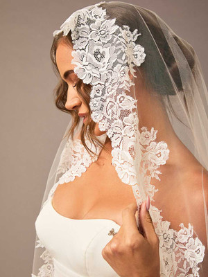 Chantilly Lace Mantilla Royal Cathedral Wedding Veil V2693RC-M
