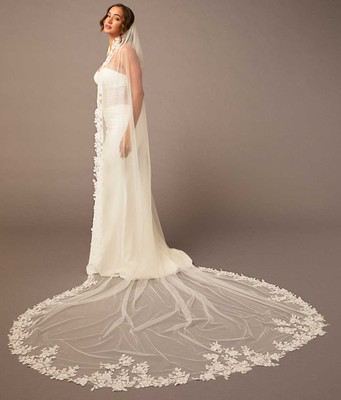 Luxe Tulle Royal Cathedral Lace Wedding Veil Envogue V2682RC-L