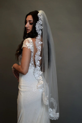 Pearl Beaded Lace Knee Length Wedding Veil Ansonia 525